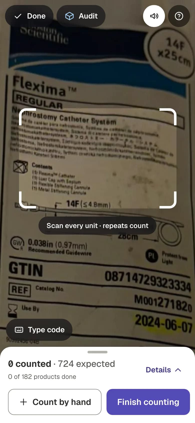 Audit counting screen: the camera, 0 counted of 724 expected, Count by hand and Finish counting.